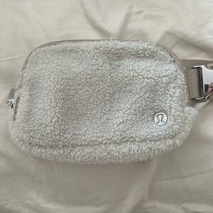 Lululemon Sherpa Belt Bag